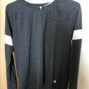 Under armor long sleeve t-shirt.